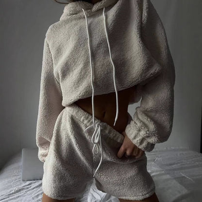 Dames confortable ensemble de hoodie en polaire et de shorts Chic und Stil