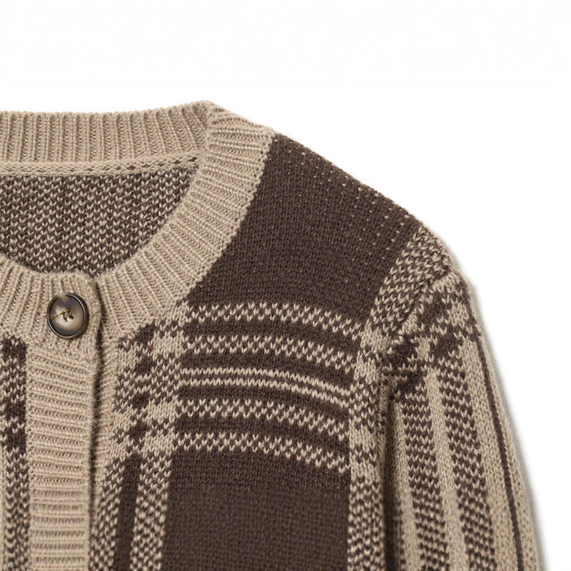 Pull-over en tricot à carreaux tendance pour femmes avec patte de boutons et col rond Chic und Stil