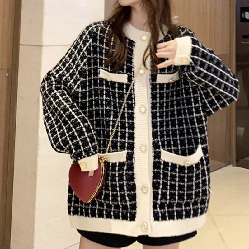 Dames élégant cardigan avec design imprimé et détails de boutons de haute qualité Chic und Stil