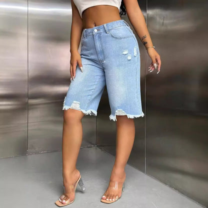Shorts en denim distressed pour femmes avec des finitions effilochées Chic und Stil