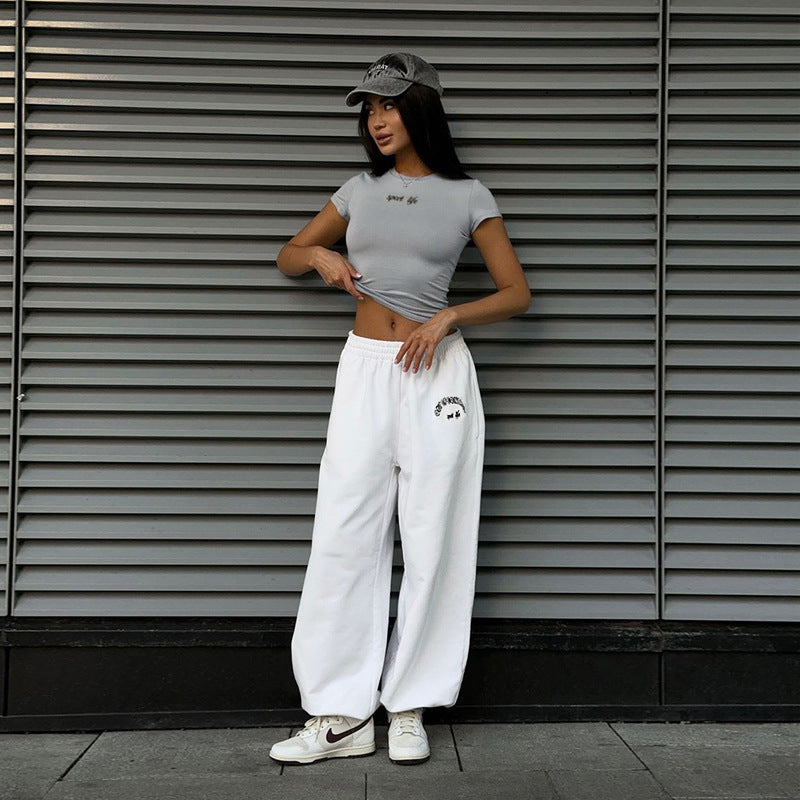 Ladies Sporty Style Crop Fitness Top and Chic Relaxed Jogging Pants Set