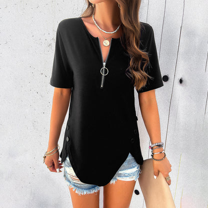 Women's Casual T-Shirt with Side Button Details and V-Neckline Chic und Stil
