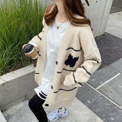 Dame gilet tricot avec deux poches plaquées et des rayures contrastées Chic und Stil