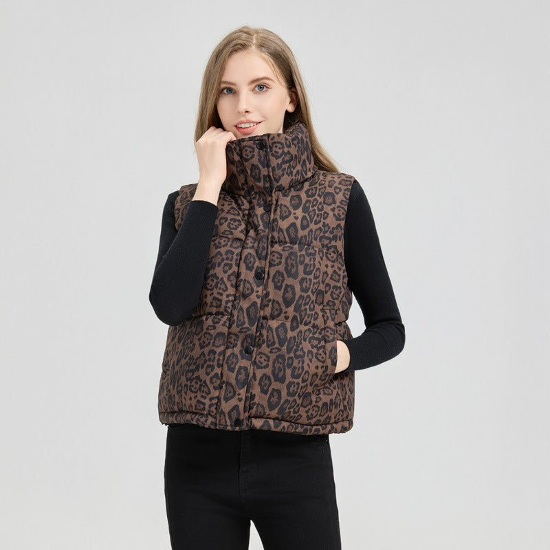 Dame Gilet rembourré avec motif léopard et col haut Chic und Stil