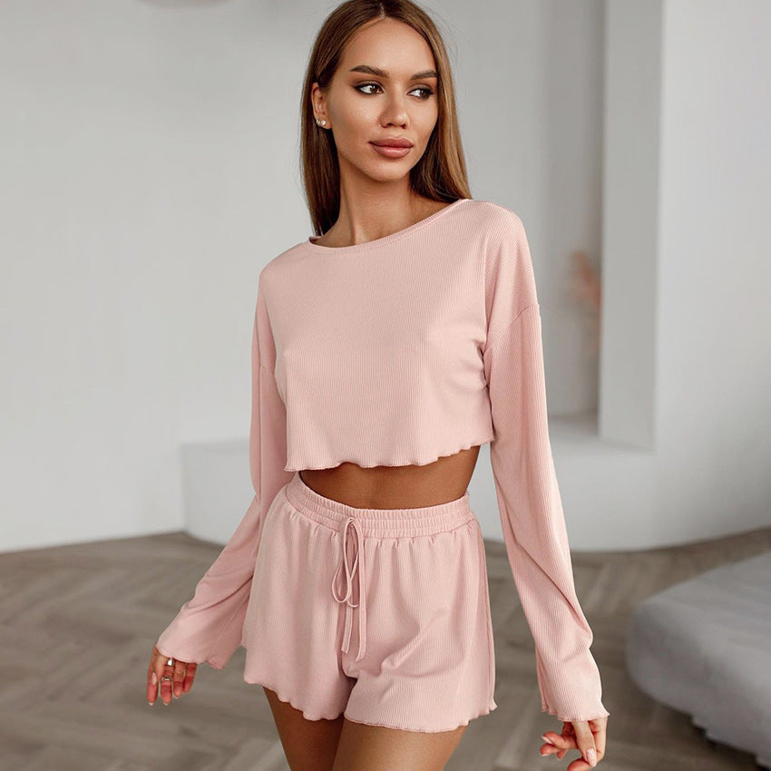 Ensemble lounge décontracté et moderne pour femmes avec haut court et shorts Chic und Stil