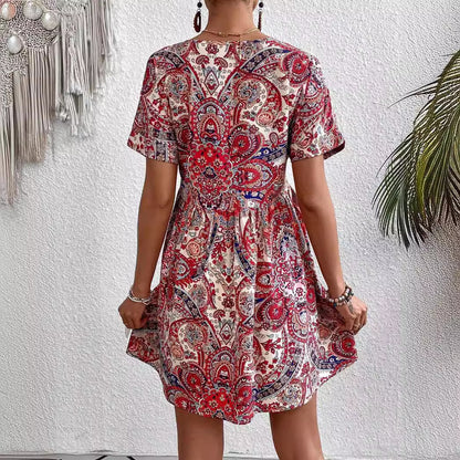 Robe de loisirs aérienne pour femmes avec décolleté en V et détails volant Chic und Stil