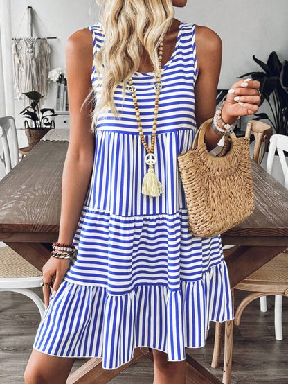 Robe d'été à rayures pour femmes avec un ourlet volant volumineux Chic und Stil