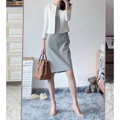 Veste de costume féminine élégante sur mesure et robe crayon Chic und Stil