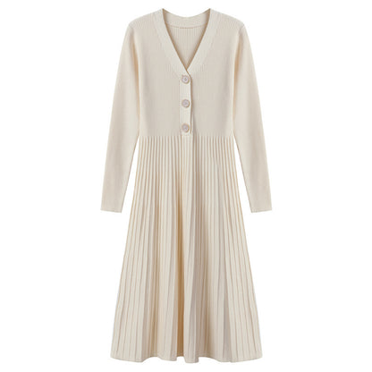 Robe tricot pour femmes avec décolleté en V et détails de boutons décoratifs Chic und Stil