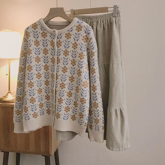 Dames cardigan avec motif floral et coupe confortable Chic und Stil