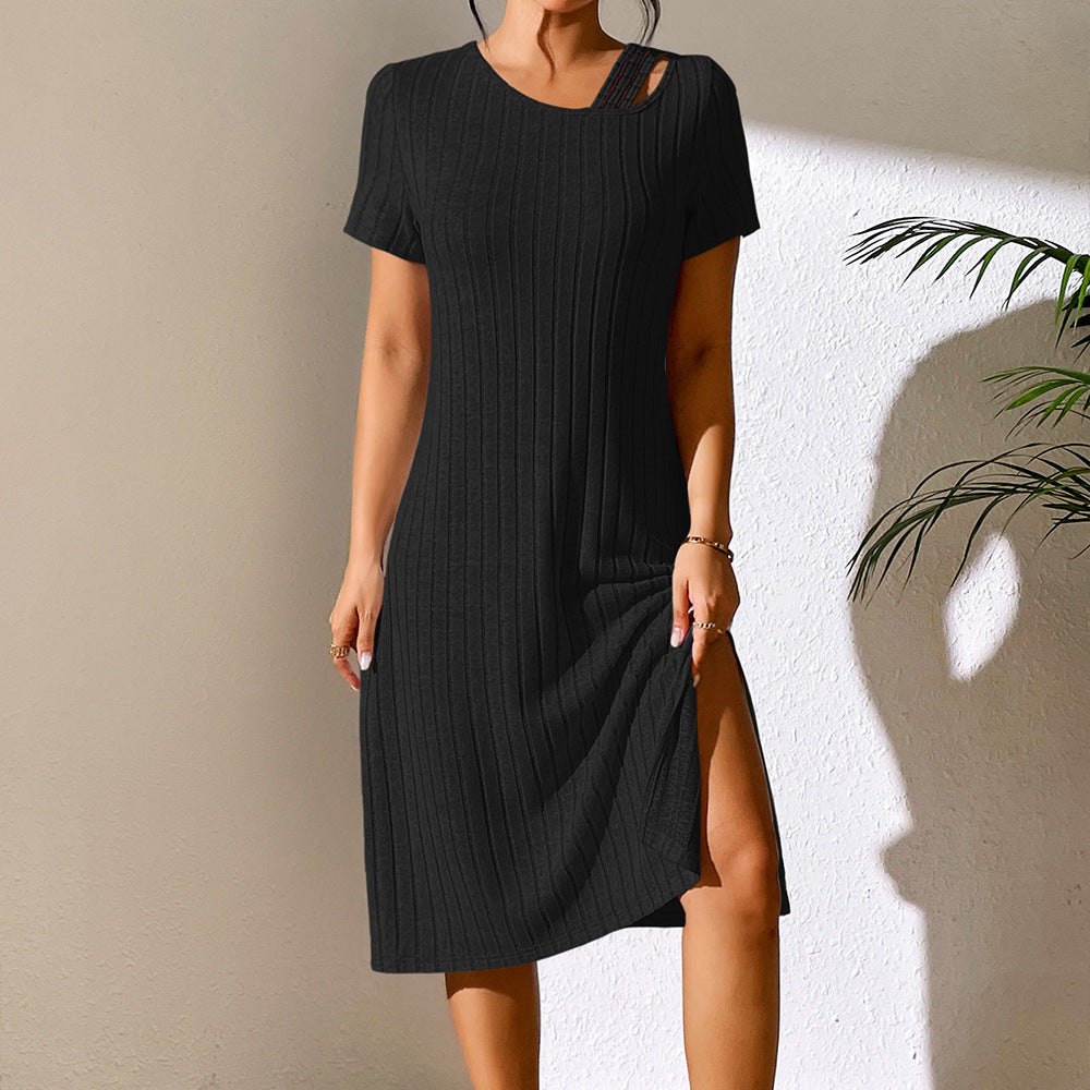 Robe en tricot pour femmes avec décolleté à la mode et matériau élastique Chic und Stil
