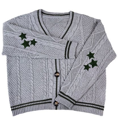 Dames gros pull cardigan avec des applications d'étoiles élégantes et des détails contrastants Chic und Stil