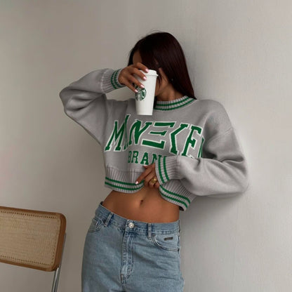 Dames trendy, décontracté Crop-Pull avec texte graphique et accents sportifs Chic und Stil