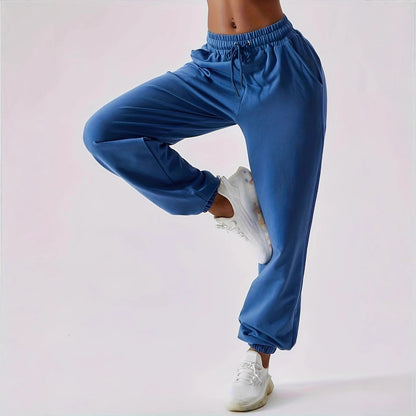 Loose sports pants for women with elastic waistband and drawstring Chic und Stil