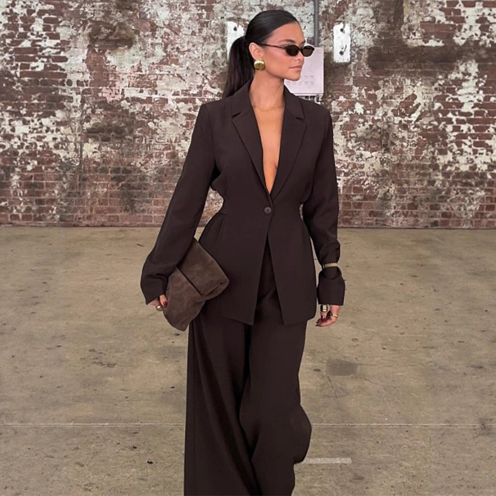 Blazer pour femmes avec décolleté en V profond et silhouette élégante Chic und Stil