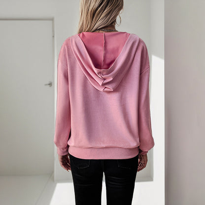 Pull à capuche sportif pour femmes avec coupe décontractée et poche kangourou Chic und Stil