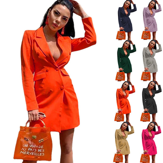 Robe blazer pour femmes avec double rangée de boutons et silhouette élégante Chic und Stil