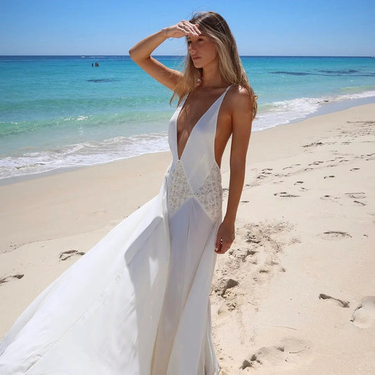Robe maxi à manches longues pour femmes avec décolleté en V raffiné et ornement en dentelle artistique Chic und Stil