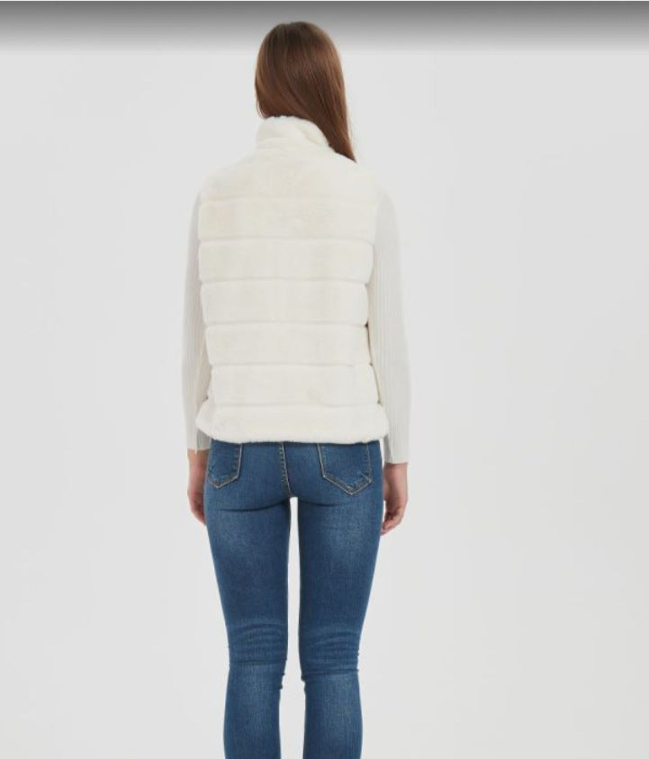 Dames Gilet matelassé à col montant et poches pratiques Chic und Stil