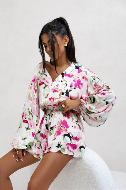 Robe mini décontractée pour femmes avec des manches volumineuses et un design floral Chic und Stil