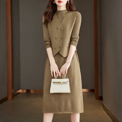 Robe en tricot élégante pour femmes avec un design de blazer chic et de jolis détails de boutons Chic und Stil