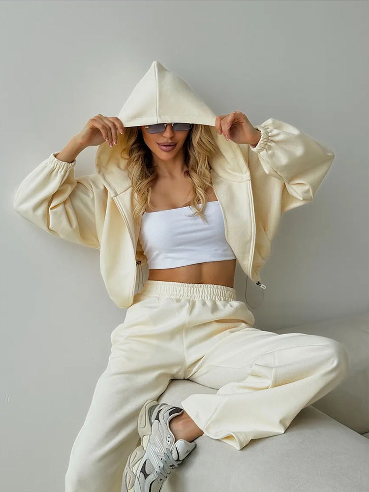 Casual sweatshirt jacket for women with a loose fit and casual pants Chic and Style