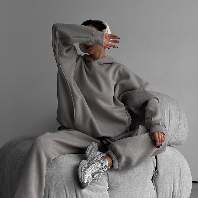 Ladies oversized casual hoodie and chic jogger pants