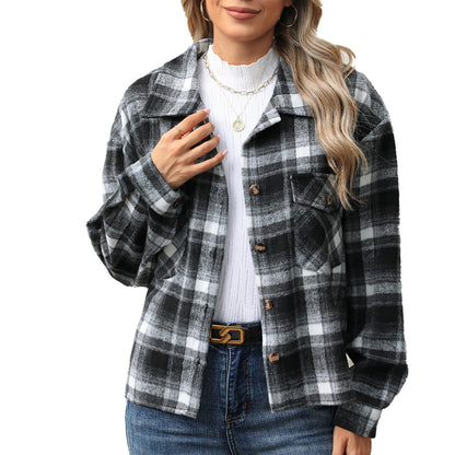 Chemise en flanelle à carreaux pour femmes avec coupe décontractée et poches pratiques Chic und Stil
