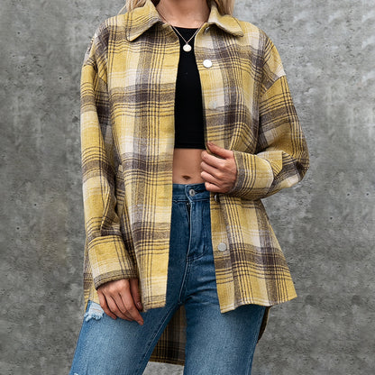Chemise à carreaux pour femmes à coupe courte Chic und Stil