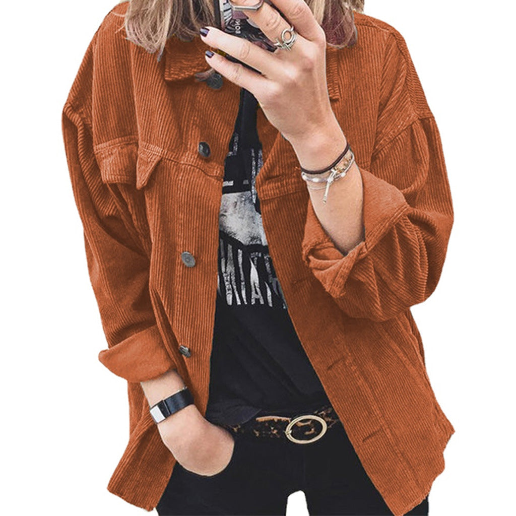 Veste en velours côtelé à la mode pour femmes avec des poches plaquées pratiques et une coupe décontractée Chic und Stil