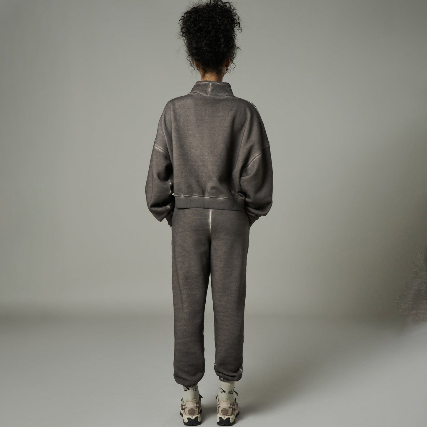 Women Comfortable and Trendy Sweatpants with Elastic Waist Chic and Style