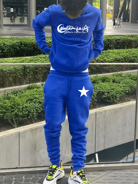 Hoodie and jogging pants set for men with a stylish star pattern Chic und Stil