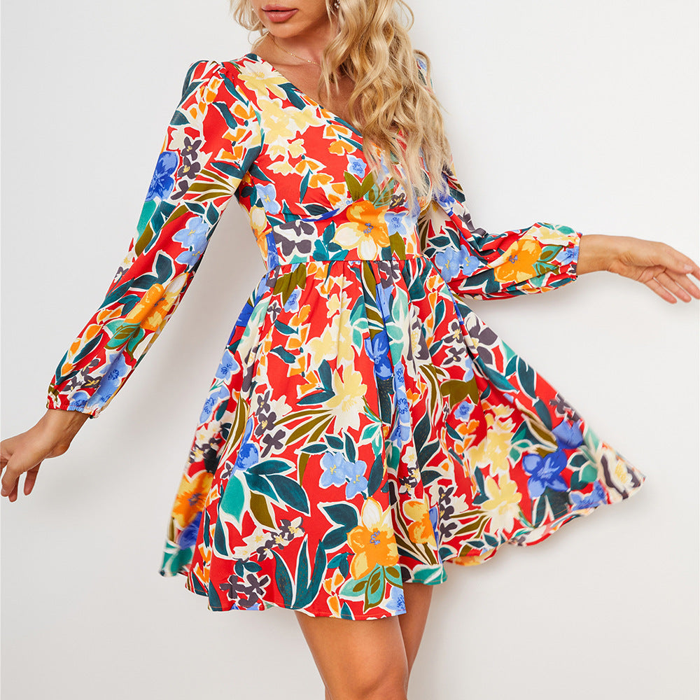 Robe courte pour femmes avec décolleté en V étroit et longues manches bouffantes Chic und Stil