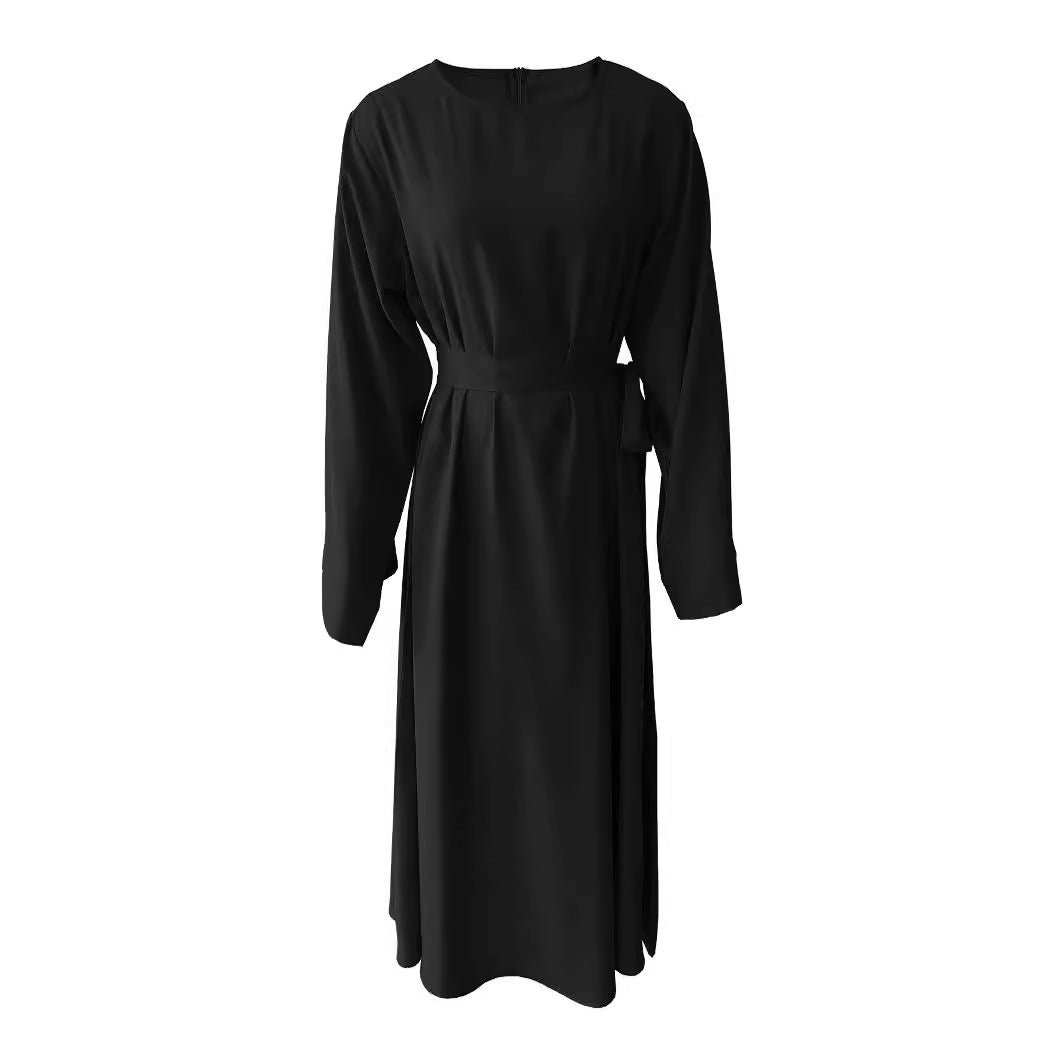 Robe midi pour femmes avec une ceinture de taille élégante et des manches longues Chic und Stil