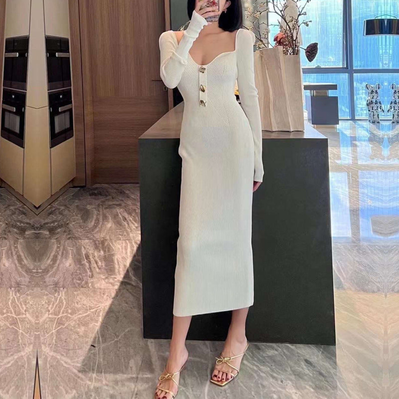 Robe tricot pour femmes avec décolleté en V profond et élégants détails de boutons Chic und Stil