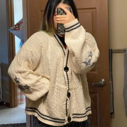 Dames grosse tricot cardigan avec détails en étoiles et boutons décoratifs Chic und Stil