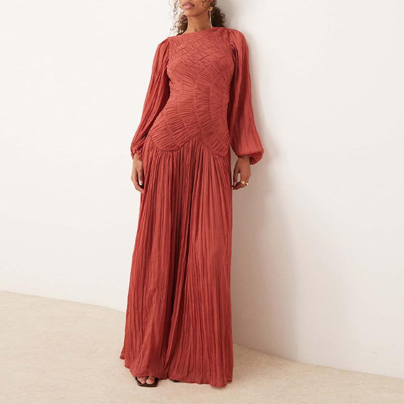 Robe maxi pour femmes avec des plis raffinés et des longues manches élégantes Chic und Stil