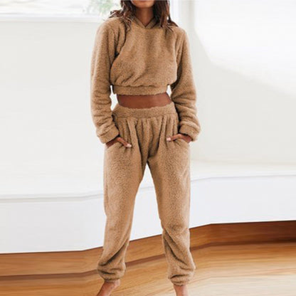 Cozy women's lounge set in soft fleece Chic und Stil