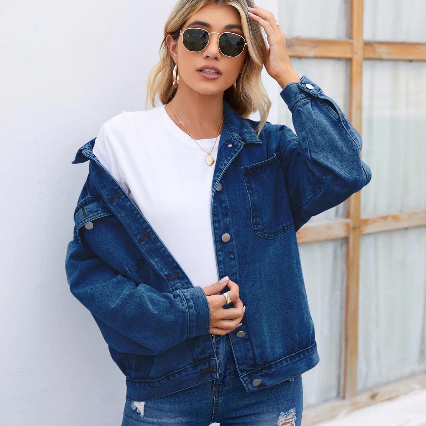 Veste en denim pour dames avec un motif léopard stylé et des poches pratiques Chic und Stil