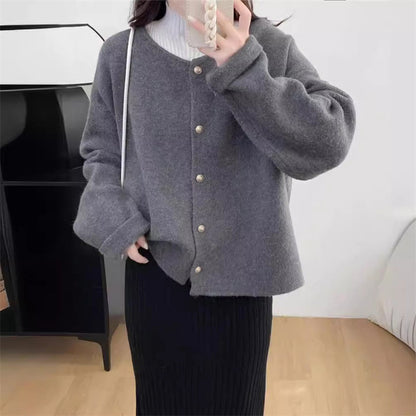 Cardigan en tricot douillet pour femmes avec de jolis boutons et une coupe ample Chic und Stil