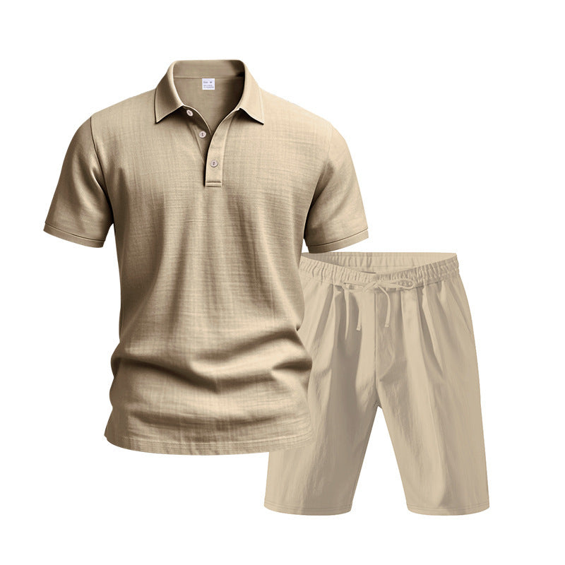 Tenue de loisirs pour hommes avec polo et shorts Chic und Stil