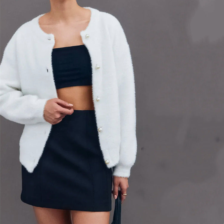 Dames Fluff Cardigan avec des boutons décoratifs en perles Chic und Stil