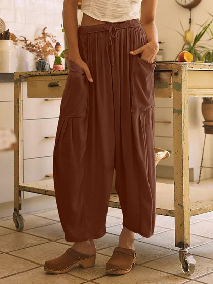 Comfortable wide-leg pants for women with practical side pockets and elastic waistband Chic and Style