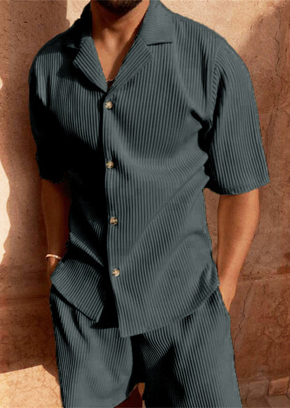 Chemise à manches courtes pour hommes et short avec design structuré Chic und Stil