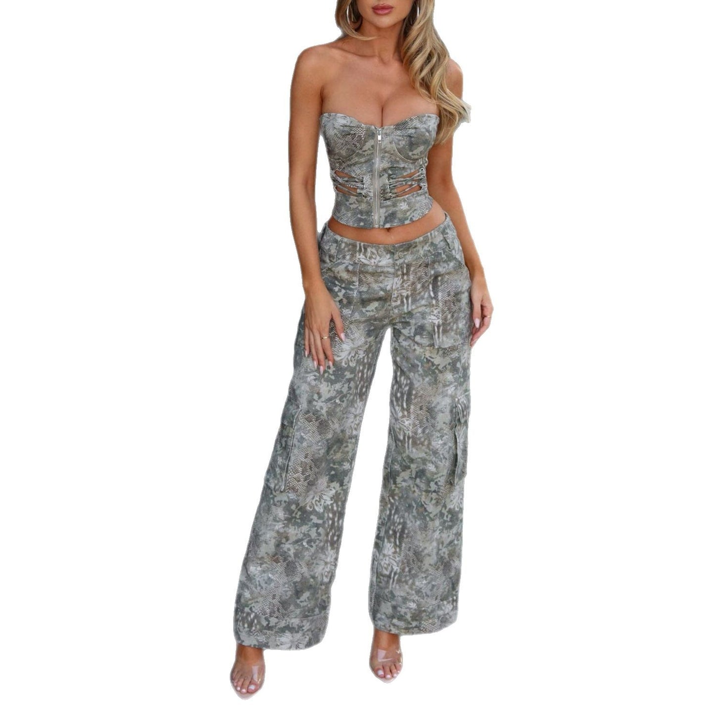 Wide cargo pants for women with remarkable animal print Chic and Style