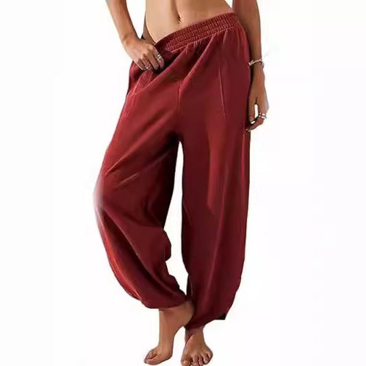 Loose lounge pants for women with elastic waist and pockets Chic und Stil