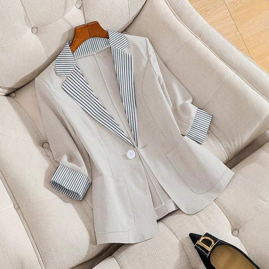 Elegant linen blazer jacket for women with a relaxed fit Chic and Style