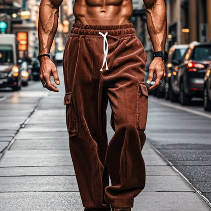 Casual cargo pants for men with an urban style featuring practical pockets and an elastic waist Chic and Style