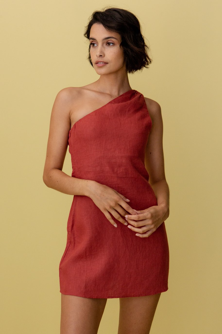 Robe d'été en lin asymétrique pour femmes Chic und Stil