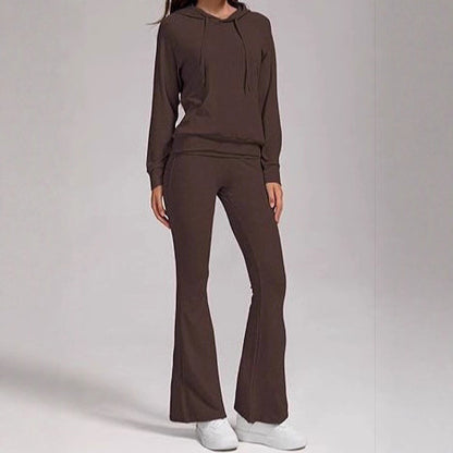 Dame ensemble de sport à capuche avec pantalons évasés Chic und Stil